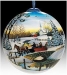 À l'intérieur des boules peintes de Christmas